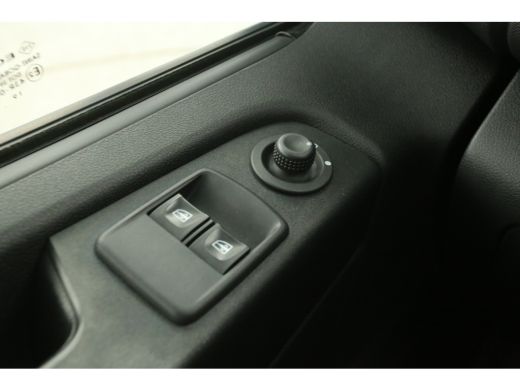 Renault Trafic 2.0 dCi T29 L1H1 Airco Cruise 2xSchuifdeur Navigatie PDC 3 Persoons Trekhaak ActivLease financial lease