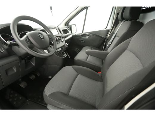 Renault Trafic 2.0 dCi T29 L1H1 Airco Cruise 2xSchuifdeur Navigatie PDC 3 Persoons Trekhaak ActivLease financial lease