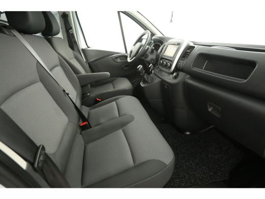 Renault Trafic 2.0 dCi T29 L1H1 Airco Cruise 2xSchuifdeur Navigatie PDC 3 Persoons Trekhaak ActivLease financial lease