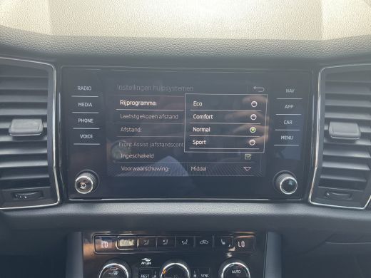 Skoda Kodiaq 7-Pers 1.5 TSI Limited Business 7-Pers Pano Automaat Canton Alcantara Vol opties! ActivLease financial lease