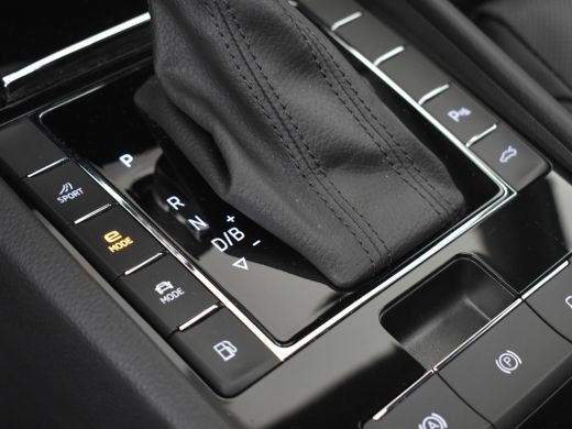 Skoda Superb Combi 1.4 TSI iV Laurin & Klement 218pk l Panorama dak | Elektrische stoelen | Stoelventilatie | ... ActivLease financial lease