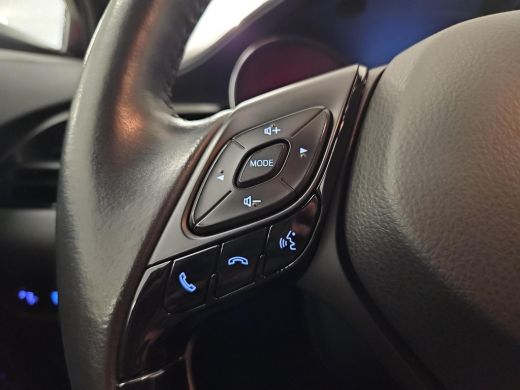 Toyota C-HR 1.8 Hybrid Executive ActivLease financial lease
