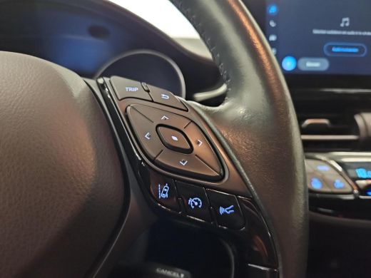 Toyota C-HR 1.8 Hybrid Executive ActivLease financial lease