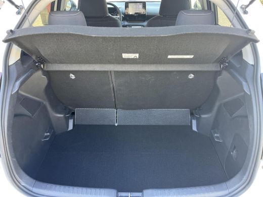 Toyota Yaris 1.5 Hybrid Dynamic | Carplay | LED koplampen | Keyless entry | Licht metalen velgen | ActivLease financial lease