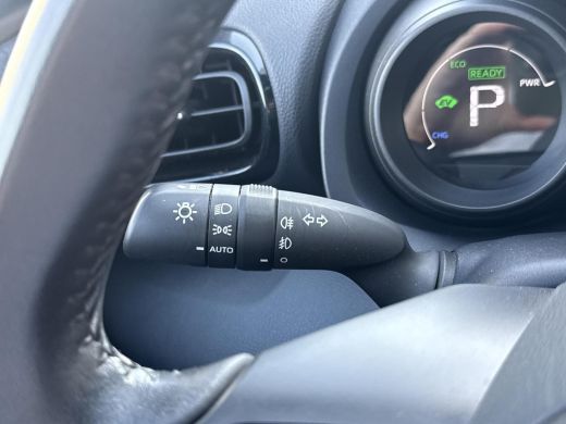 Toyota Yaris Cross 1.5 Hybrid Dynamic **DODEHOEK DETECTIE/ STOELVERWARMING/ AWD/ 36 MAANDEN GARANTIE** ActivLease financial lease