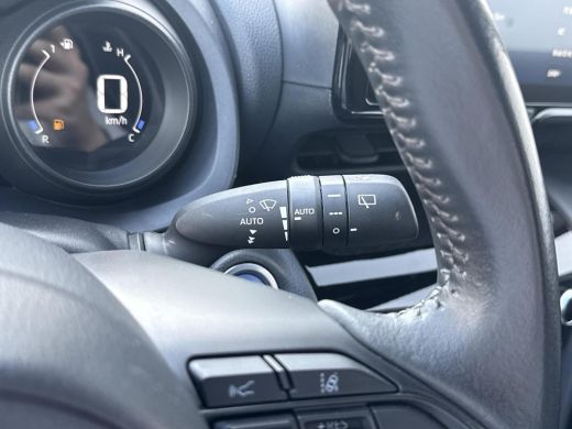 Toyota Yaris Cross 1.5 Hybrid Dynamic **DODEHOEK DETECTIE/ STOELVERWARMING/ AWD/ 36 MAANDEN GARANTIE** ActivLease financial lease