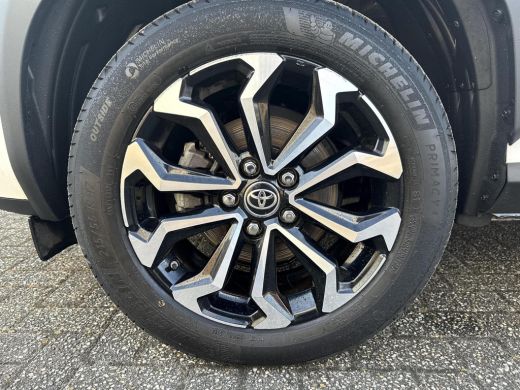 Toyota Yaris Cross 1.5 Hybrid Dynamic **DODEHOEK DETECTIE/ STOELVERWARMING/ AWD/ 36 MAANDEN GARANTIE** ActivLease financial lease