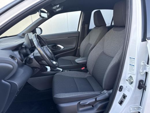 Toyota Yaris Cross 1.5 Hybrid Dynamic **DODEHOEK DETECTIE/ STOELVERWARMING/ AWD/ 36 MAANDEN GARANTIE** ActivLease financial lease
