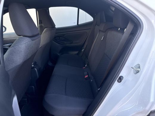 Toyota Yaris Cross 1.5 Hybrid Dynamic **DODEHOEK DETECTIE/ STOELVERWARMING/ AWD/ 36 MAANDEN GARANTIE** ActivLease financial lease