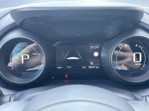 Toyota Yaris Cross 1.5 Hybrid Dynamic **DODEHOEK DETECTIE/ STOELVERWARMING/ AWD/ 36 MAANDEN GARANTIE** ActivLease financial lease
