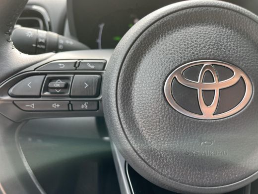 Toyota Yaris Cross 1.5 Hybrid Dynamic | Stoel- + stuurverwarming | Navigatie | Keyless entry | LED koplampen | ActivLease financial lease