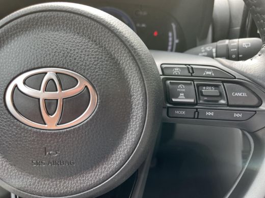 Toyota Yaris Cross 1.5 Hybrid Dynamic | Stoel- + stuurverwarming | Navigatie | Keyless entry | LED koplampen | ActivLease financial lease