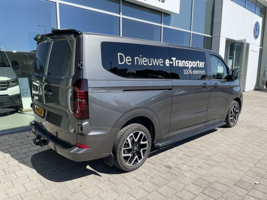 Volkswagen e-Transporter 32 L2H1 Style 64 kWh 995.- per maand all in! | 286 PK | Trekhaak | App Connect | Camera ActivLease financial lease