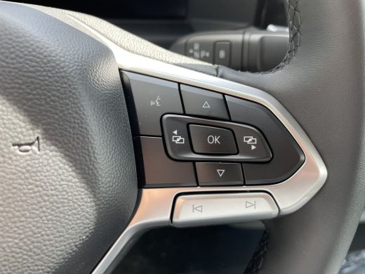 Volkswagen e-Transporter 32 L2H1 Style 64 kWh 995.- per maand all in! | 286 PK | Trekhaak | App Connect | Camera ActivLease financial lease