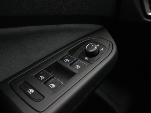 Volkswagen Golf 1.5 eTSI 130pk DSG R-Line Navigatie Pdc Clima Acc 100 ActivLease financial lease