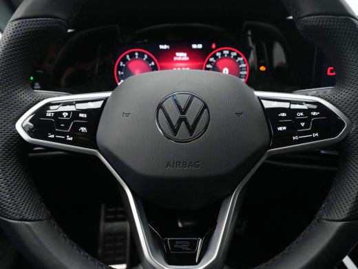 Volkswagen Golf 1.5 eTSI 130pk DSG R-Line Navigatie Pdc Clima Acc 100 ActivLease financial lease