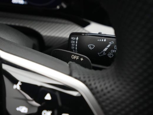 Volkswagen Golf 1.5 eTSI 130pk DSG R-Line Navigatie Pdc Clima Acc 100 ActivLease financial lease