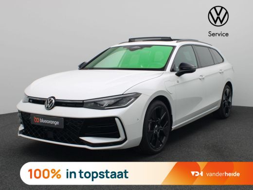 Volkswagen Passat Variant 1.5 eHybrid R-Line Business 272PK Trekhaak, 360 graden Camera, DCC, Harman & Kardon, Head... Volkswagen Passat Variant 1.5 eHybrid R-Line Business 272PK Trekhaak, 360 graden Camera, DCC, Harman & Kardon, Head...