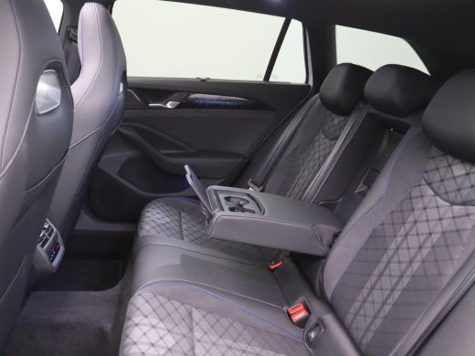 Volkswagen Passat Variant 1.5 eHybrid R-Line Business 272PK Trekhaak, 360 graden Camera, DCC, Harman & Kardon, Head... ActivLease financial lease