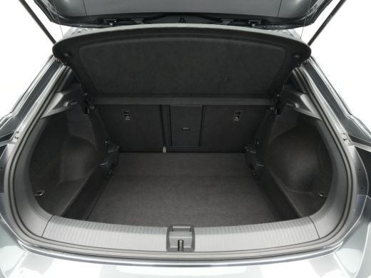 Volkswagen T-Roc 1.5 TSI 150pk DSG R-Line Navi via App Clima Pdc Lm Velgen 65 ActivLease financial lease