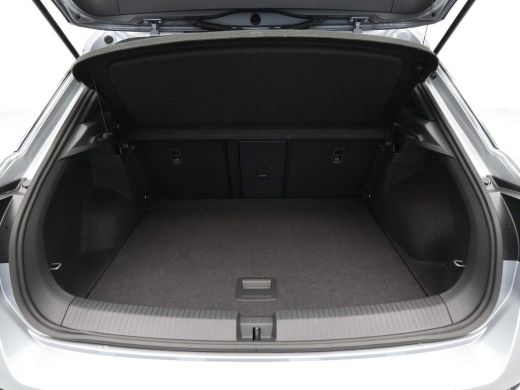 Volkswagen T-Roc 1.5 TSI 150pk DSG R-Line Navi via App Pdc Clima Led 83 ActivLease financial lease