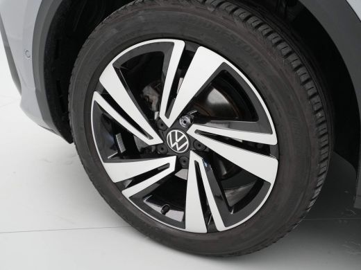 Volkswagen T-Roc 1.5 TSI 150pk DSG R-Line Navi via App Pdc Clima Led 83 ActivLease financial lease
