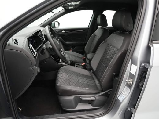 Volkswagen T-Roc 1.5 TSI 150pk DSG R-Line Navi via App Pdc Clima Led 83 ActivLease financial lease