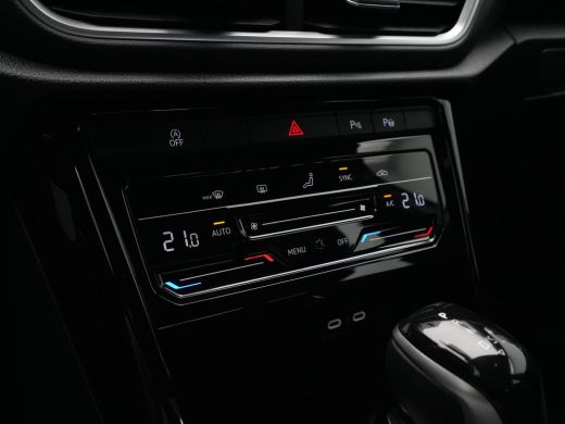 Volkswagen T-Roc 1.5 TSI 150pk DSG R-Line Navi via App Pdc Clima Led 83 ActivLease financial lease