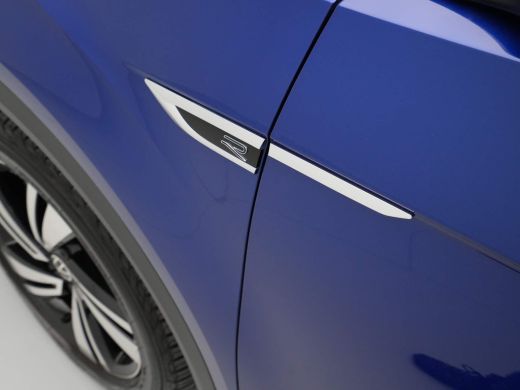 Volkswagen T-Roc 1.5 TSI 150pk DSG R Line Navigatie Pdc Led Acc 30 ActivLease financial lease