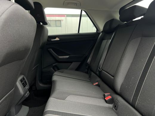 Volkswagen T-Roc Life Edition Inclusief €2000,- inruilvoordeel | 'App-Connect' smartphone integratie | Buitenspieg... ActivLease financial lease
