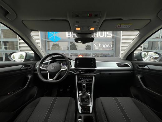 Volkswagen T-Roc Life Edition Inclusief €2000,- inruilvoordeel | 'App-Connect' smartphone integratie | Buitenspieg... ActivLease financial lease