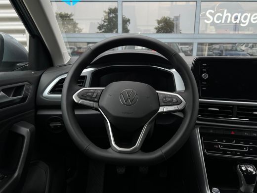 Volkswagen T-Roc Life Edition Inclusief €2000,- inruilvoordeel | 'App-Connect' smartphone integratie | Buitenspieg... ActivLease financial lease