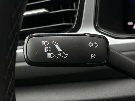Volkswagen T-Roc Life Edition Inclusief €2000,- inruilvoordeel | 'App-Connect' smartphone integratie | Buitenspieg... ActivLease financial lease