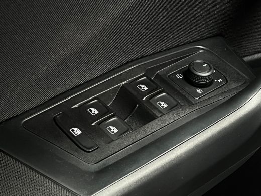 Volkswagen T-Roc Life Edition Inclusief €2000,- inruilvoordeel | 'App-Connect' smartphone integratie | Buitenspieg... ActivLease financial lease