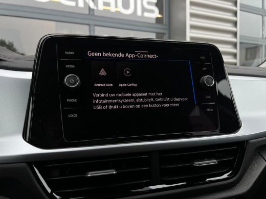 Volkswagen T-Roc Life Edition Inclusief €2000,- inruilvoordeel | 'App-Connect' smartphone integratie | Buitenspieg... ActivLease financial lease