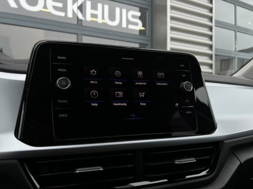 Volkswagen T-Roc Life Edition Inclusief €2000,- inruilvoordeel | 'App-Connect' smartphone integratie | Buitenspieg... ActivLease financial lease