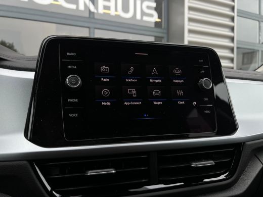 Volkswagen T-Roc Life Edition Inclusief €2000,- inruilvoordeel | 'App-Connect' smartphone integratie | Buitenspieg... ActivLease financial lease