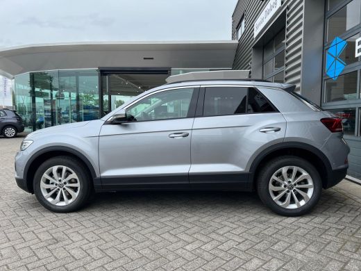 Volkswagen T-Roc Life Edition Inclusief €2000,- inruilvoordeel | 'App-Connect' smartphone integratie | Buitenspieg... ActivLease financial lease