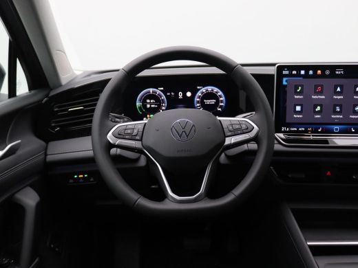 Volkswagen Tiguan 1.5 eHybrid Life Edition 204PK DSG Trekhaak, 19" LM Velgen, Adaptieve Cruise Controle, Navi via A... ActivLease financial lease