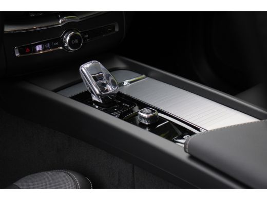 Volvo  XC60 2.0 T6 Plug-in hybrid AWD Plus Black Edition | Panoramadak | Memory seats | Stuur/stoelverwarming... ActivLease financial lease