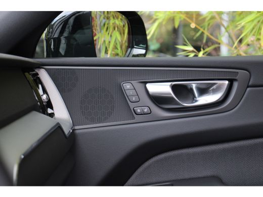 Volvo  XC60 2.0 T6 Plug-in hybrid AWD Plus Black Edition | Panoramadak | Memory seats | Stuur/stoelverwarming... ActivLease financial lease