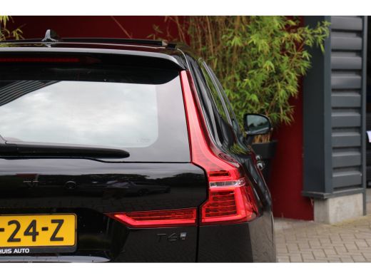Volvo  XC60 2.0 T6 Plug-in hybrid AWD Plus Black Edition | Panoramadak | Memory seats | Stuur/stoelverwarming... ActivLease financial lease