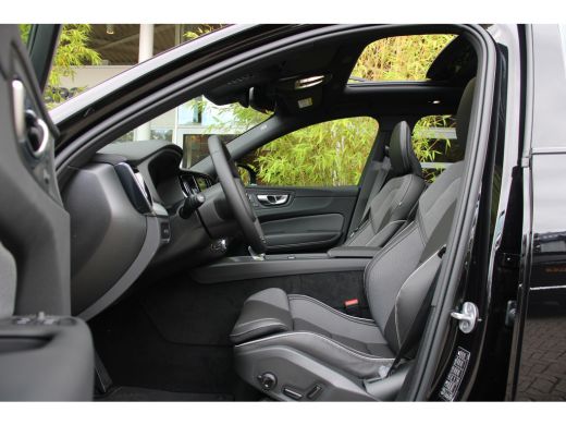 Volvo  XC60 2.0 T6 Plug-in hybrid AWD Plus Black Edition | Panoramadak | Memory seats | Stuur/stoelverwarming... ActivLease financial lease