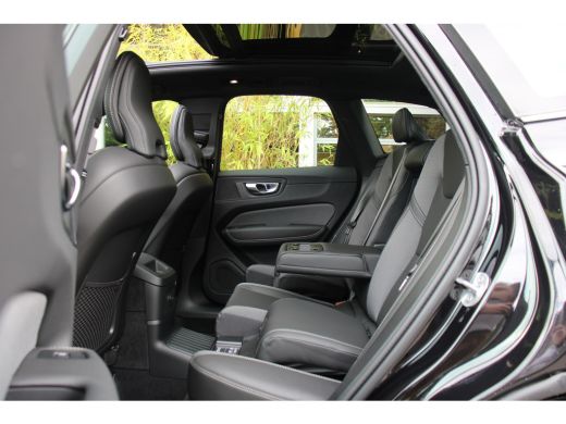 Volvo  XC60 2.0 T6 Plug-in hybrid AWD Plus Black Edition | Panoramadak | Memory seats | Stuur/stoelverwarming... ActivLease financial lease