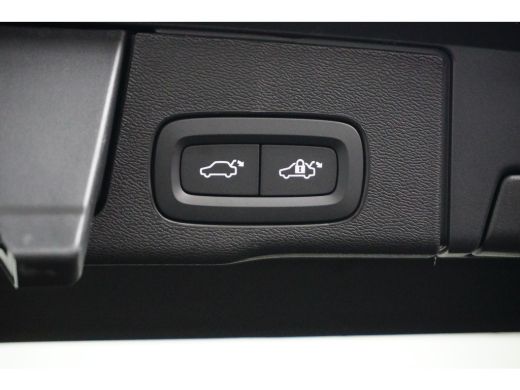 Volvo  XC60 2.0 T6 Plug-in hybrid AWD Plus Black Edition | PDC V+A & Camera | Panoramadak | Adaptive Cruiscon... ActivLease financial lease