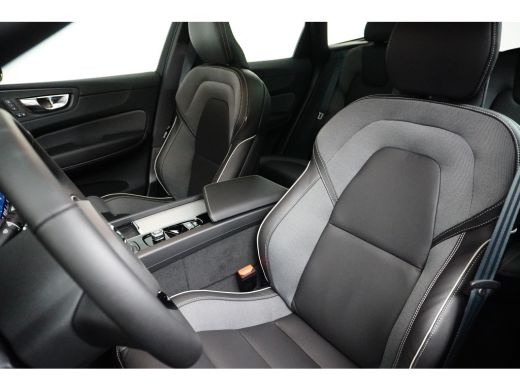 Volvo  XC60 2.0 T6 Plug-in hybrid AWD Plus Black Edition | PDC V+A & Camera | Panoramadak | Adaptive Cruiscon... ActivLease financial lease