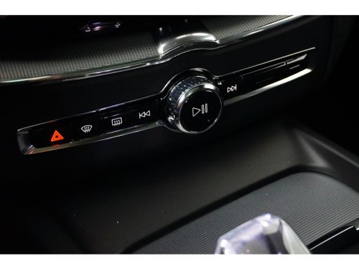 Volvo  XC60 2.0 T6 Plug-in hybrid AWD Plus Black Edition | PDC V+A & Camera | Panoramadak | Adaptive Cruiscon... ActivLease financial lease