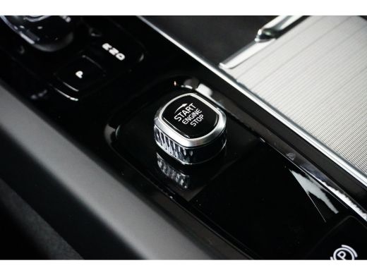 Volvo  XC60 2.0 T6 Plug-in hybrid AWD Plus Black Edition | PDC V+A & Camera | Panoramadak | Adaptive Cruiscon... ActivLease financial lease