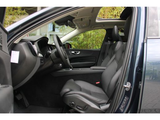 Volvo  XC60 2.0 T6 Plug-in hybrid AWD Plus Dark | Trekhaak | 360 Camera | Panoramadak | Memory seats ActivLease financial lease