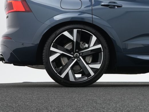 Volvo  XC60 T8 Plug-in hybrid AWD Ultra Black Edition | NW MODEL | HEICO BODYKIT | Luchtvering | 22" Black | ... ActivLease financial lease